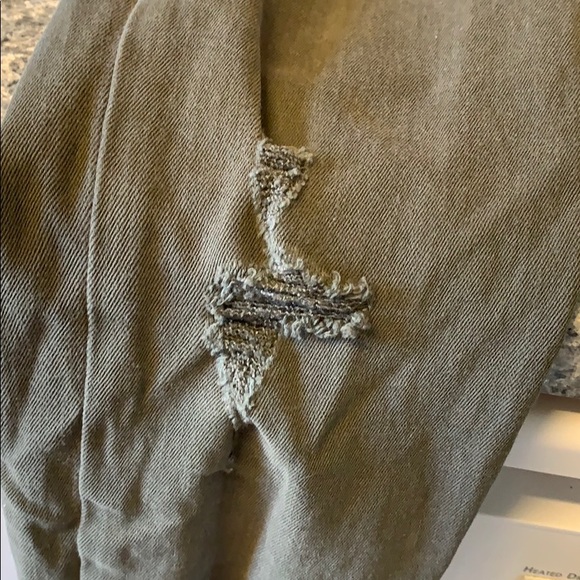 Gap - Picture 3 of 3